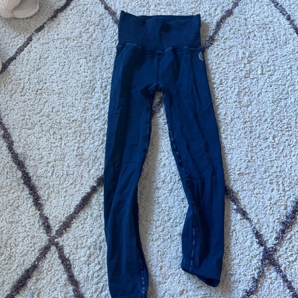 FP MOVEMENT GOOD KARMA LEGGINGS.  GREAT CONDITION - Picture 3 of 3